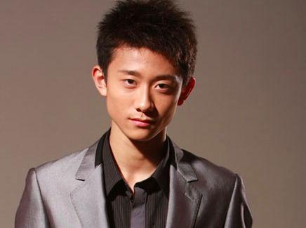 娱乐圈吃瓜男生,揭秘明星幕后故事与八卦传闻 第2张 娱乐圈吃瓜男生,揭秘明星幕后故事与八卦传闻 第2张