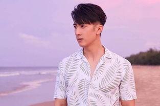 娱乐圈吃瓜男生,揭秘明星幕后故事与八卦传闻 第3张 娱乐圈吃瓜男生,揭秘明星幕后故事与八卦传闻 第3张