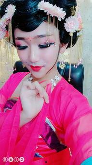 反串佳佳个人资料,跨界演绎,揭秘反串艺术魅力 第2张 反串佳佳个人资料,跨界演绎,揭秘反串艺术魅力 第2张