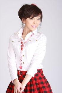 张亚飞洛辰个人资料,才华横溢的歌手与多面手艺人 第2张 张亚飞洛辰个人资料,才华横溢的歌手与多面手艺人 第2张